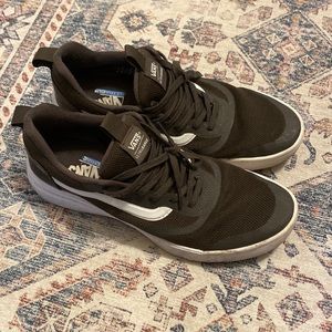 Vans Ultrarange athletic shoe
